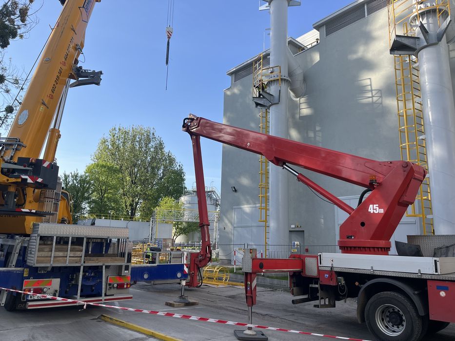 Podnosnik koszowy zwyzka warszawa wycinka drzew 20m 22m 30m 35m 45m