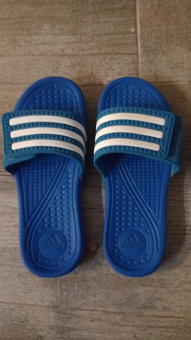 Шльопанці "Adidas" оригінал, в ідеальному стані, 21 см. довжина стопи.