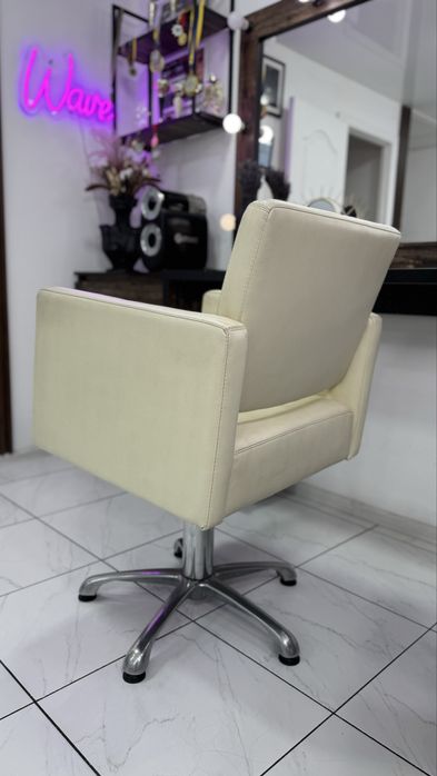 Перукарське крісло гідравліка