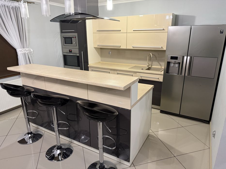 Meble kuchenne z wyposażeniem