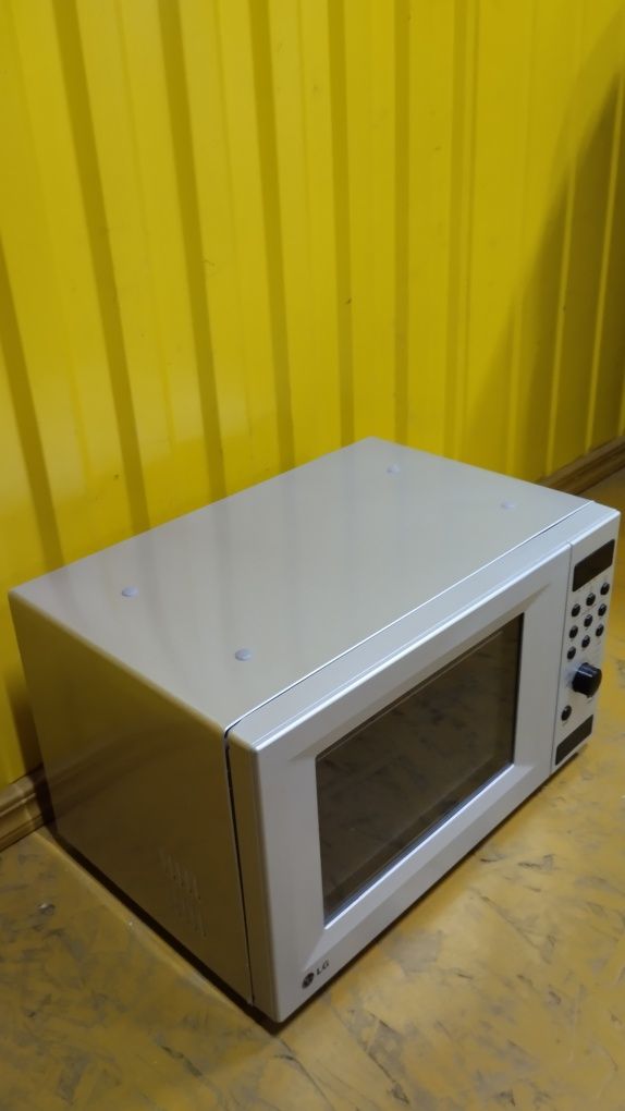 Мікрохвильова піч LG MS-196