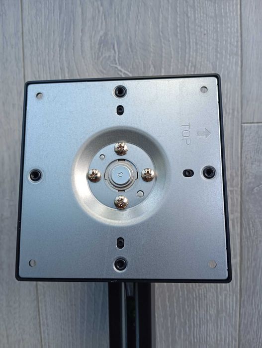 Noga do monitora - NOWY - vesa standard 100x100 + śrubki mocujące