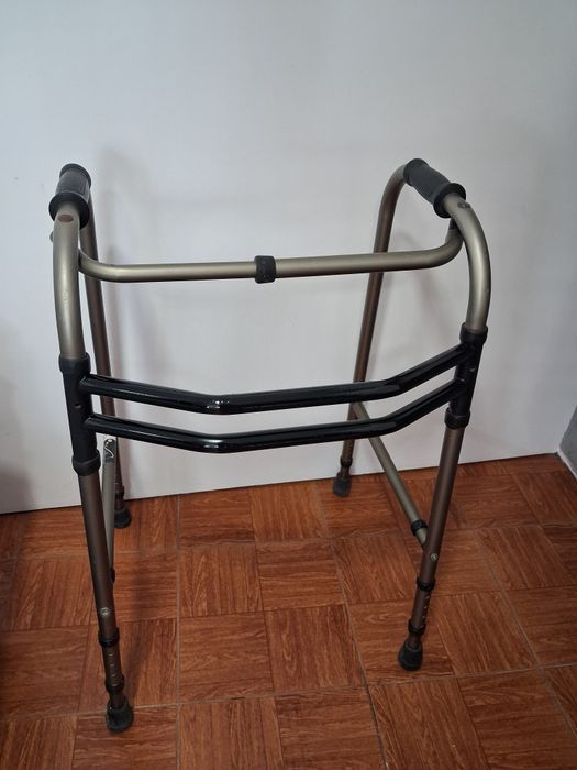 Andarilho fixo em aluminio