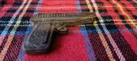 Іграшковий залізний пістолет часів СССР
