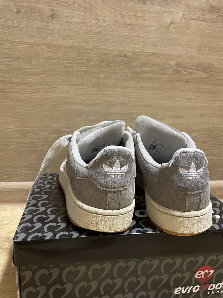 Adidas Campus 00s