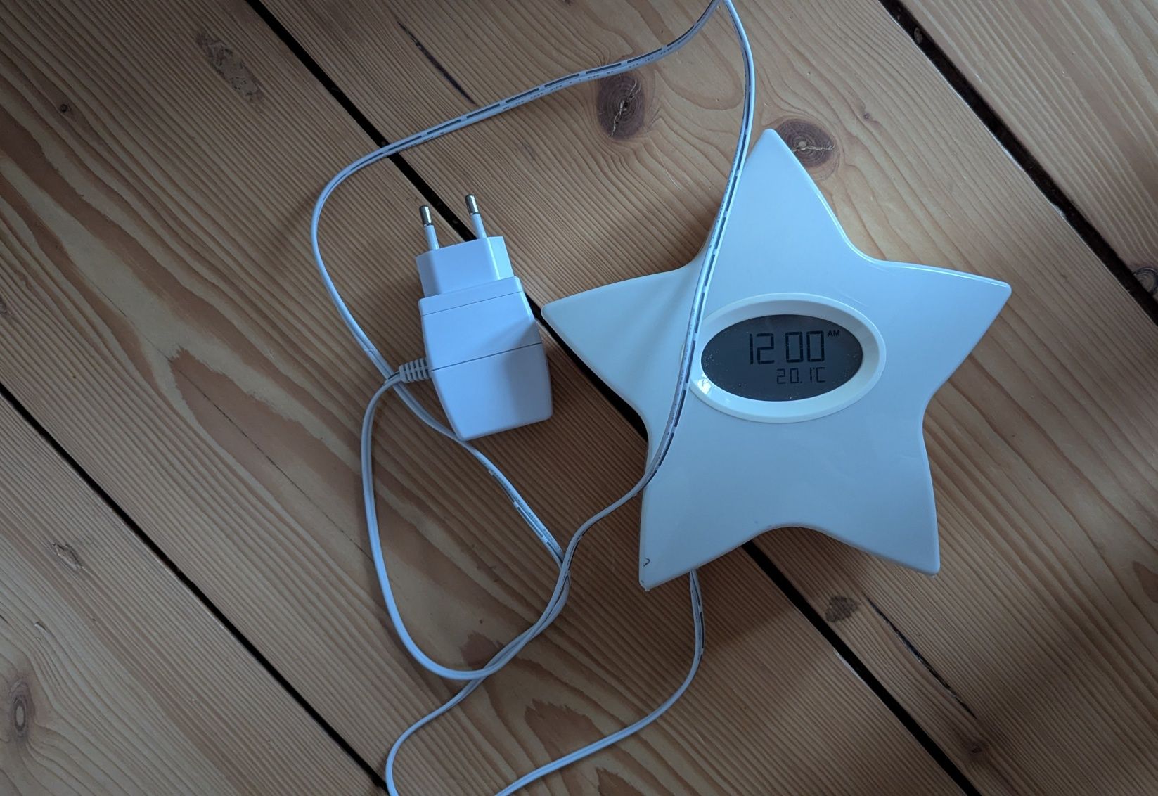 Dzienniczek karmienia, lampka nocna i zegar w jednym Serenity Star