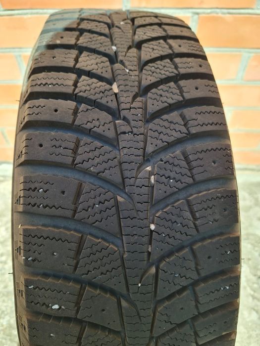 Продаю зимова Гума 185/65 R15 на штамповка з renault logan