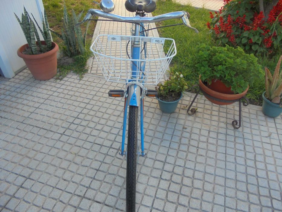 bicicleta de senhora modelo pasteleira