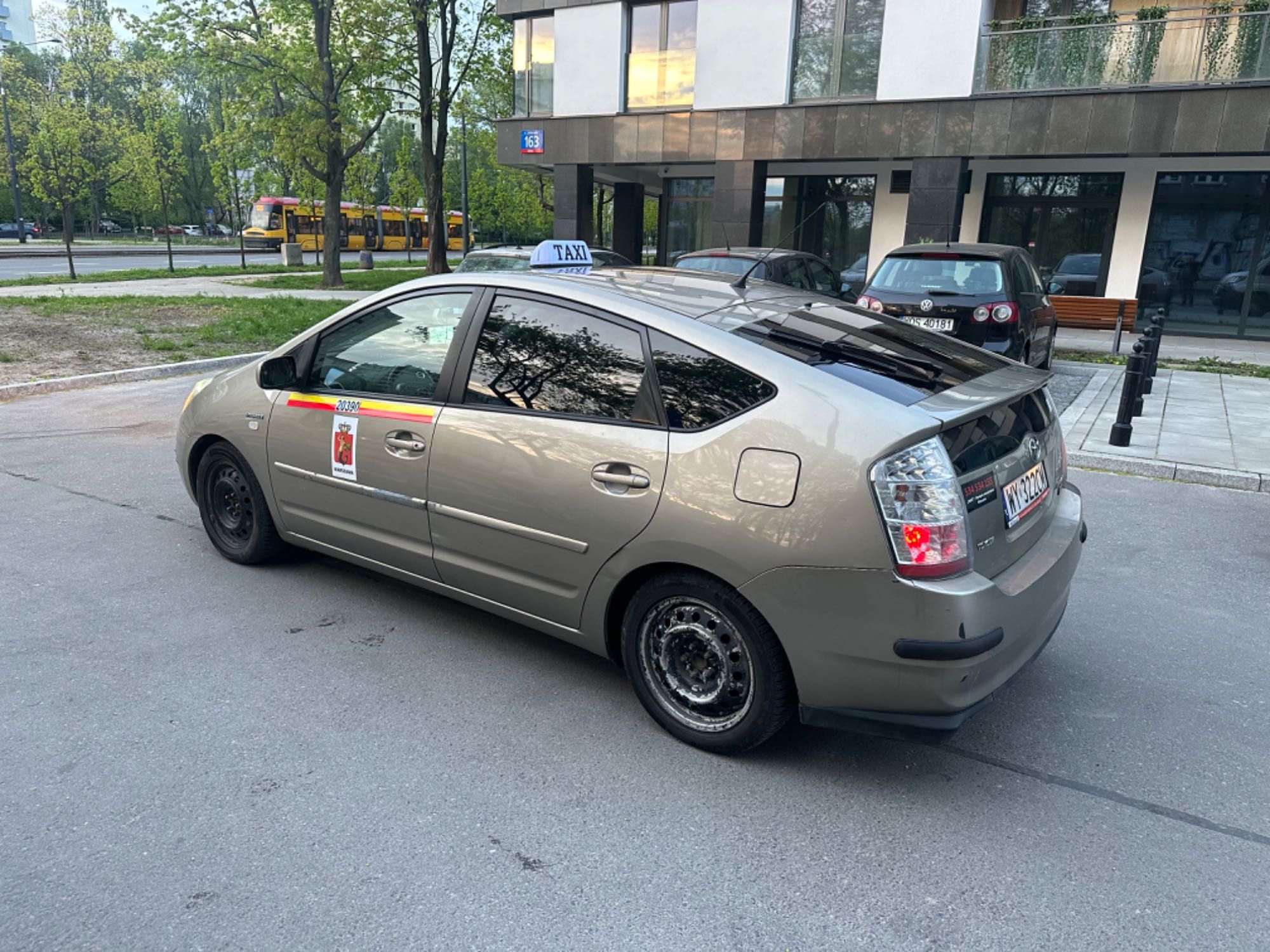 Toyota Prius z gazem i licencję Taxi Warszawa