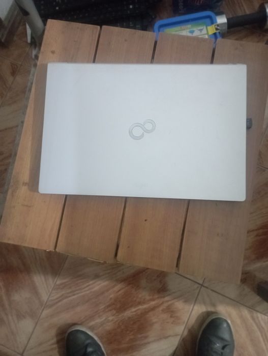 Fujitsu lifebook u772