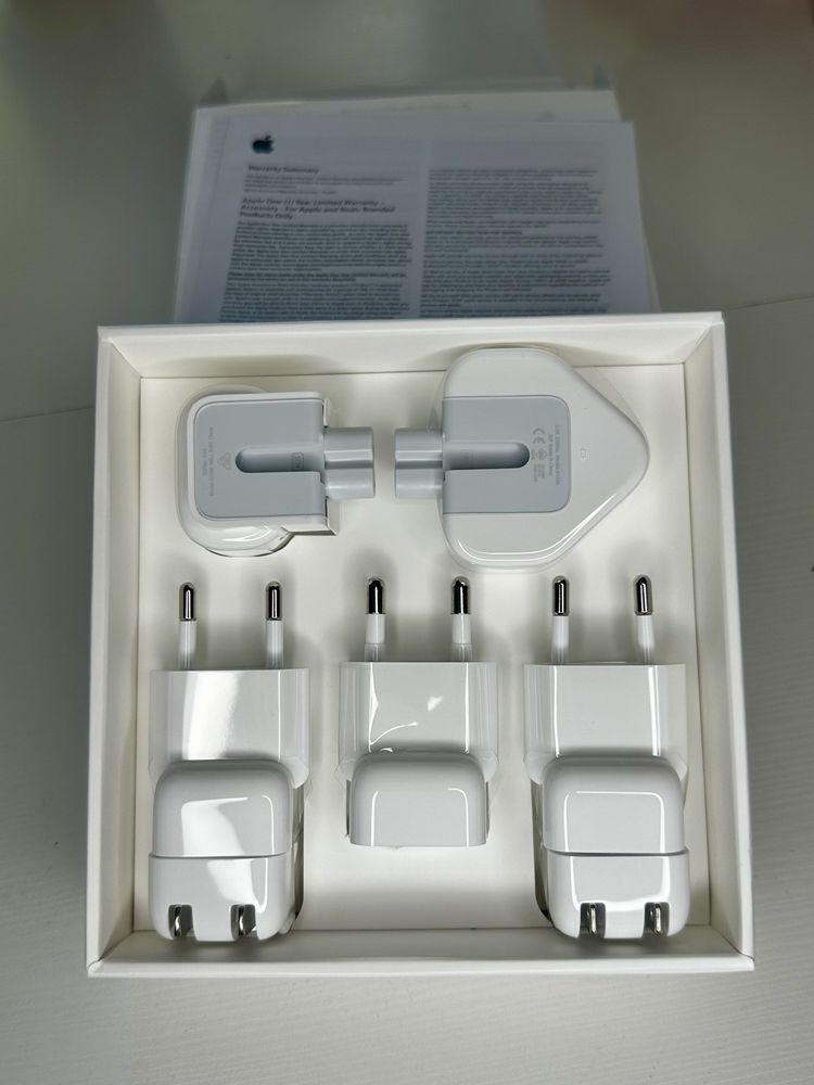 Комплект адаптерів Apple World Travel Adapter Kit