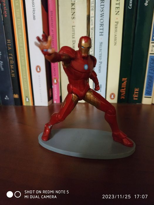 Коллекционная статуэтка Marvel Железный человек оригинал