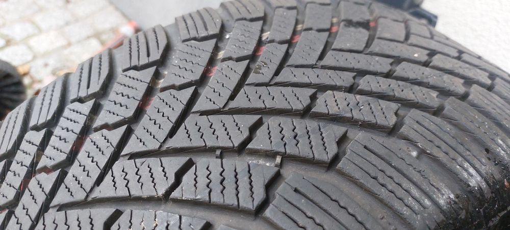 Opony zimowe Winter contact TS 860 225/50 R17 H XL