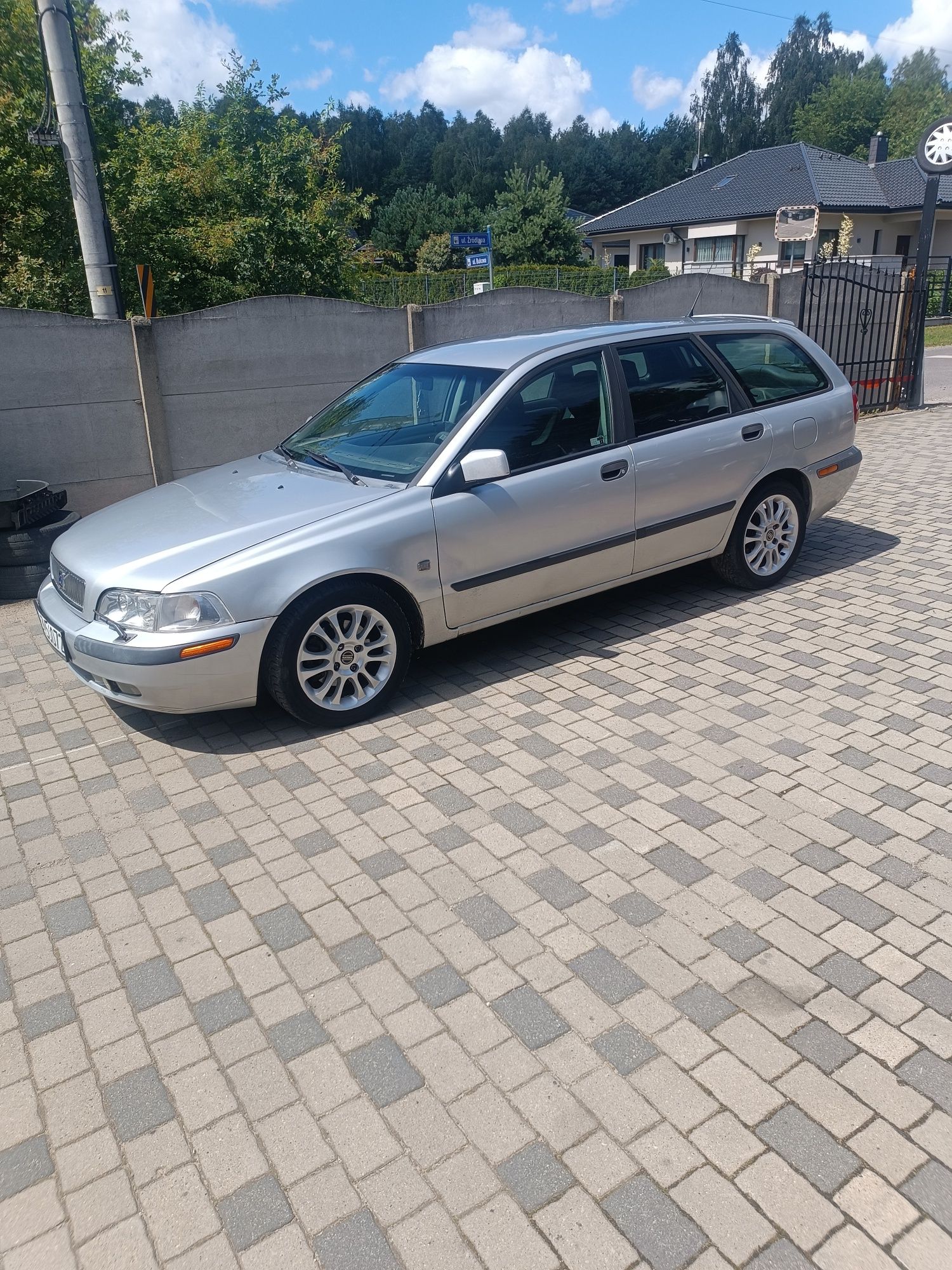 Volvo V 40 Kombi 1.9 diesel krajowy klimatyzacja hak opłaty do 05 2026