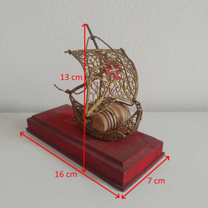 Estatuetas e Jarro Porcelana Antigas Velharias Artigos de Decoração