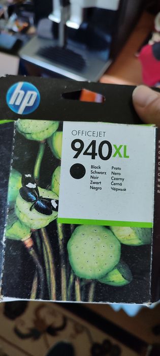 Ink cartridges from various brands. Original64172210150658123