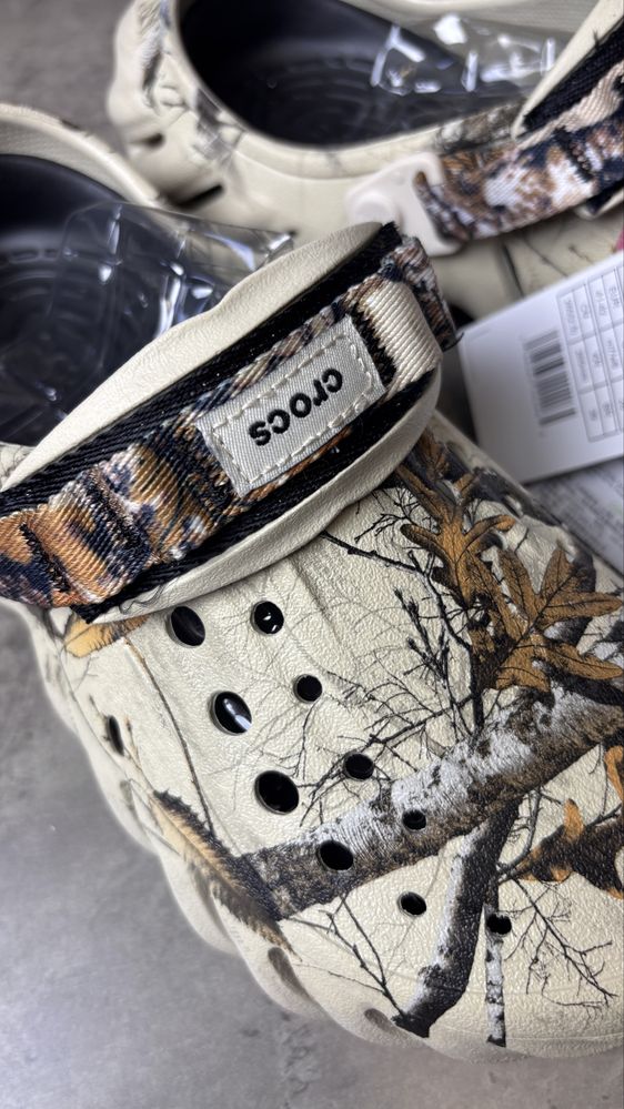 208232-2YJ CRОCS . ECHO CLOG realtree edge камо мужские бежевые кроксы