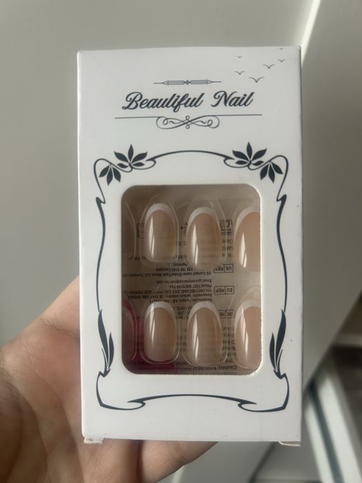 Tipsy french sztuczne paznokcie