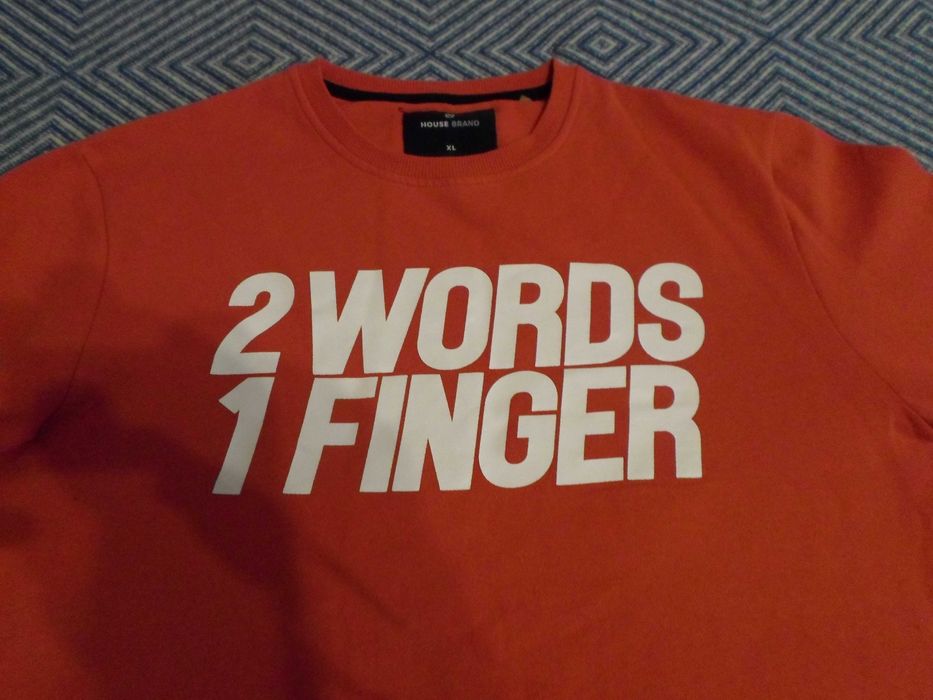 Толстовка з круглим вирізом Two Words and One Finger світшот