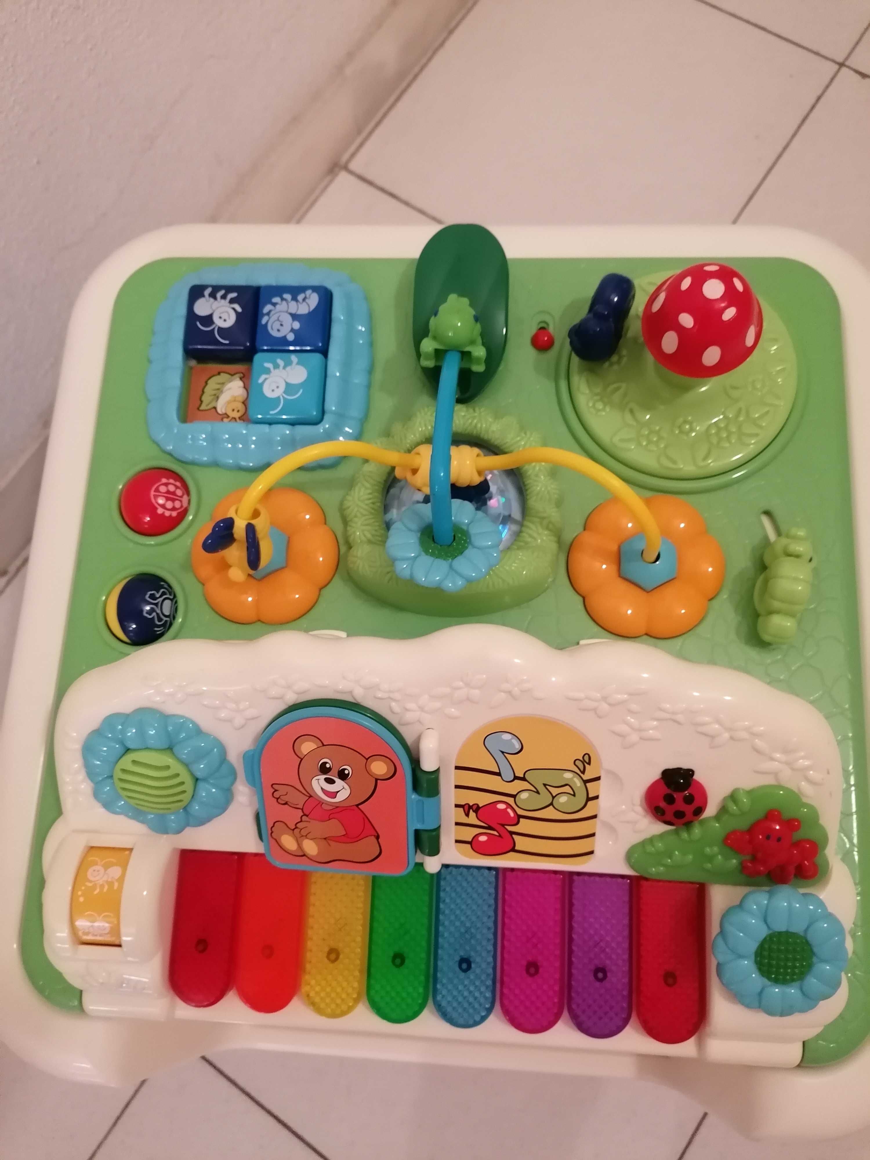 Mesa atividades Chicco