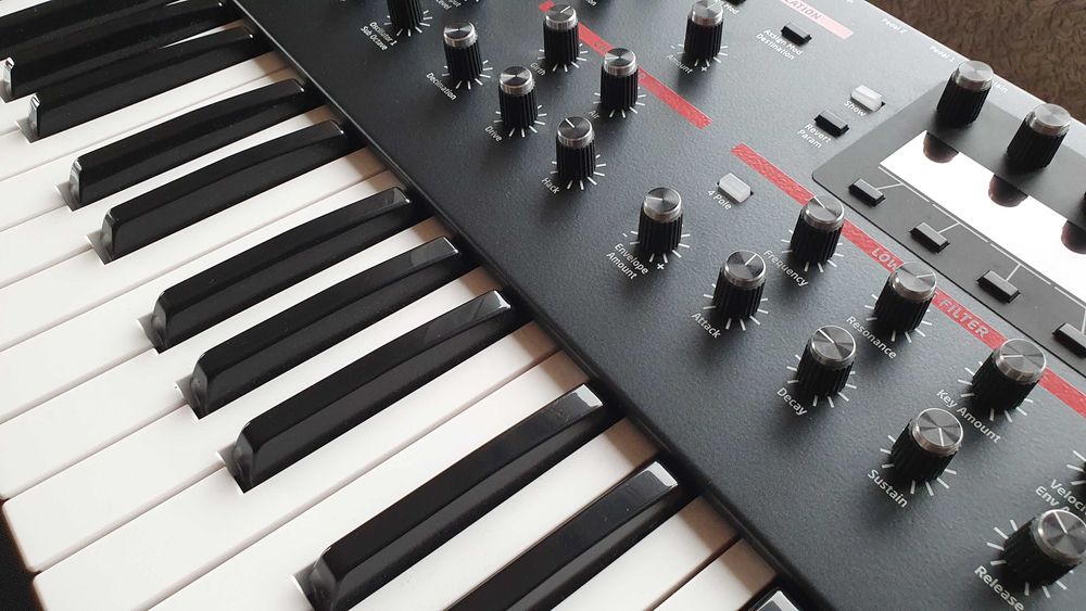 DSI Dave Smith Prophet 12 + hard case