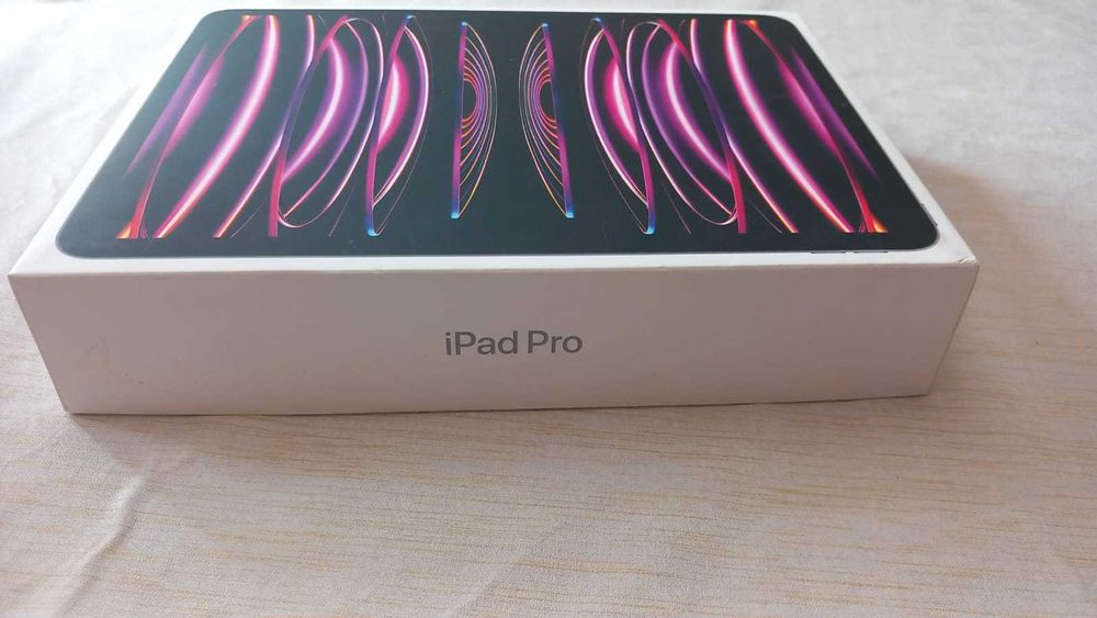iPad Pro 11" 128GB + Apple Pencil + Case63824706941313123