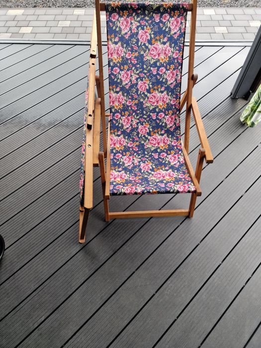 Leżak drewniany z podłokietnikami