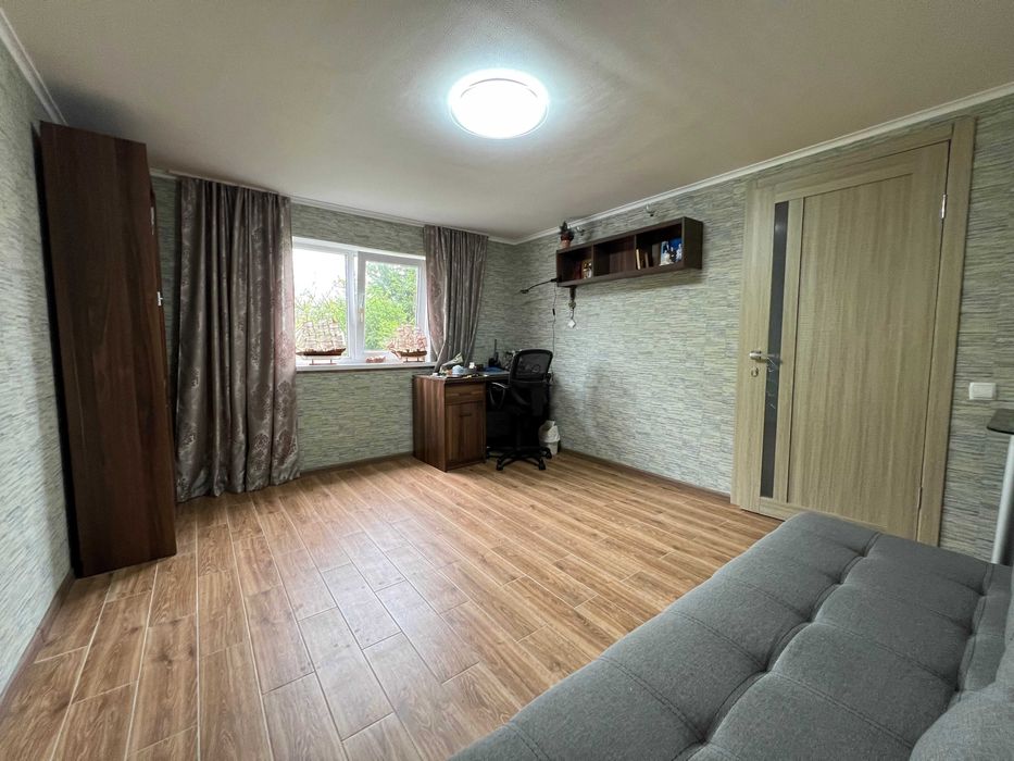 Продам 2-этажный дом в Подгородном, улица Низовая