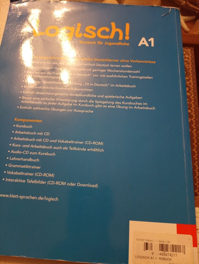 Vendo ao Manual de alemão logisch 9º ano novo