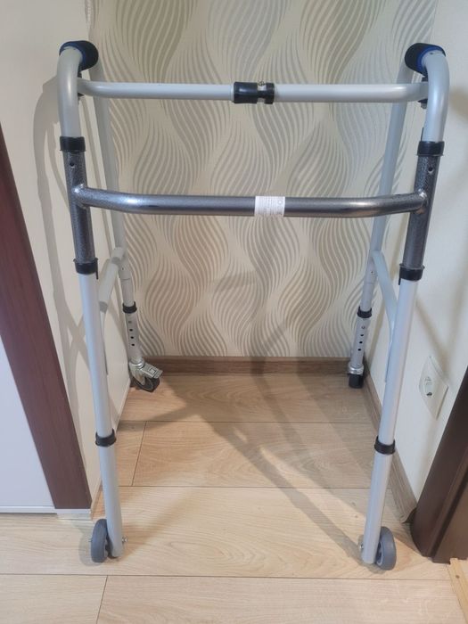 Ходунки/ходулі/ходуни Medok MED 03-012 складні на 4 колесах