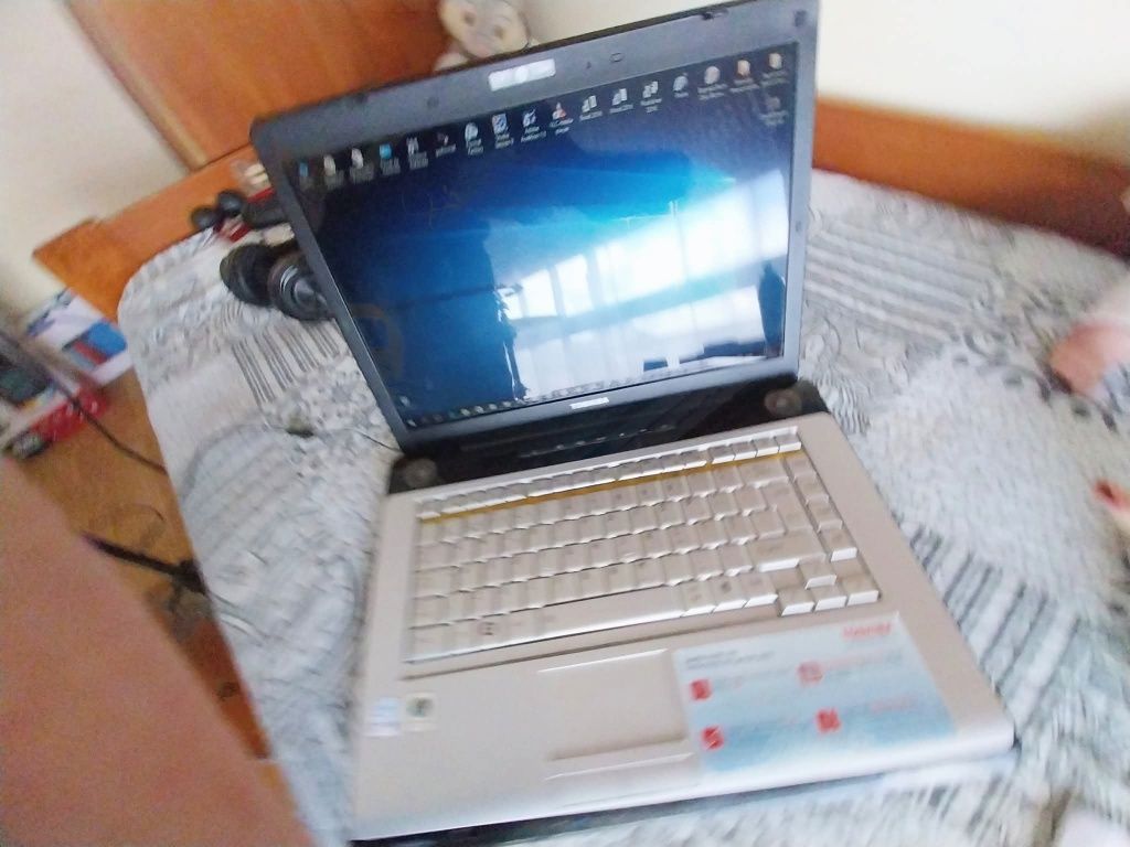 Vendo computador toshiba