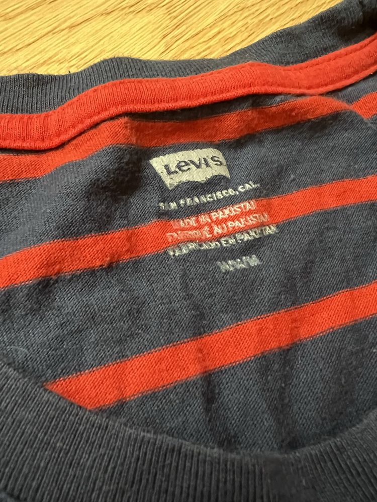 Чоловіча футболка Levis  ( розмір M)