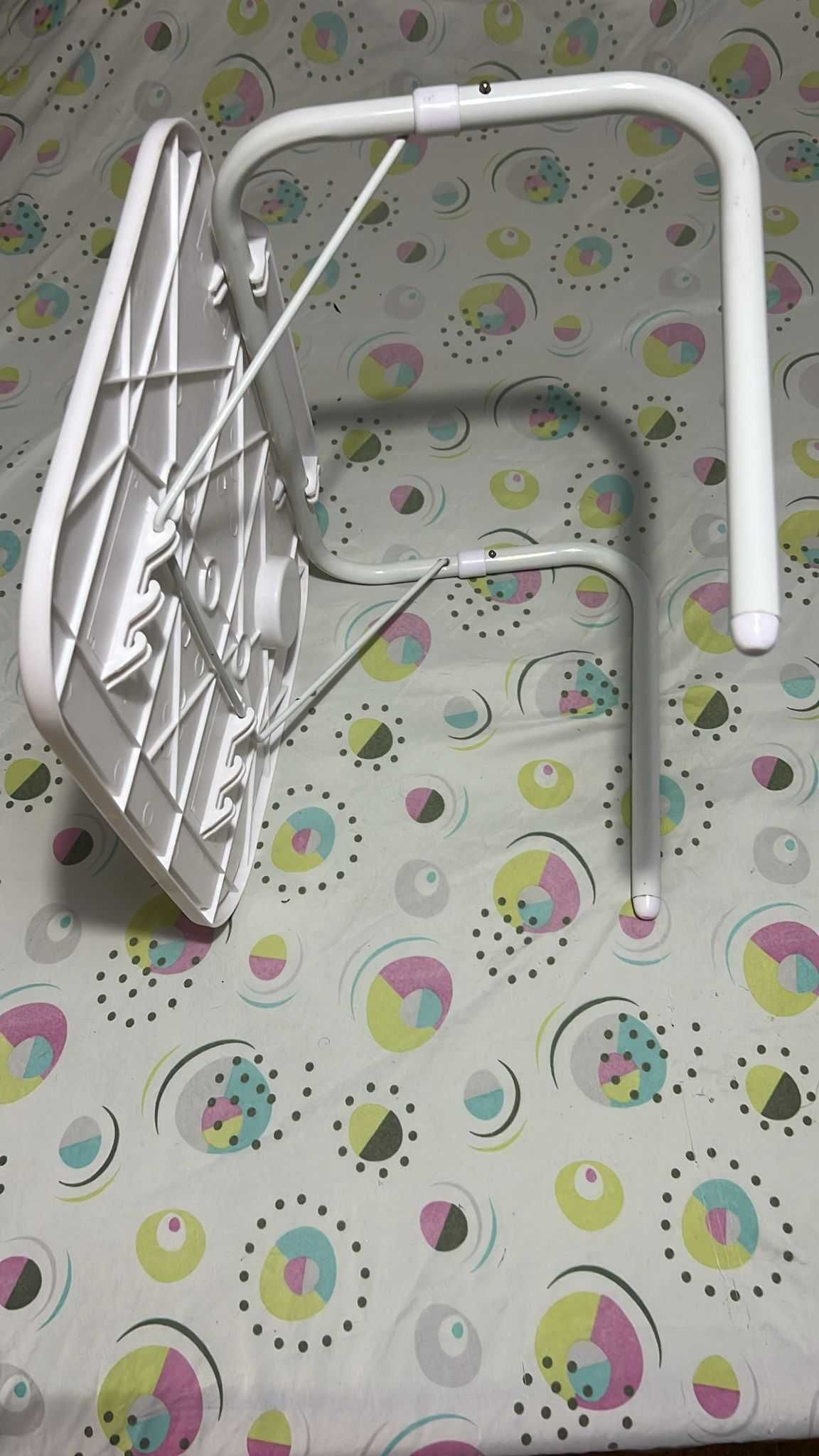 Mesa de apoio dobrável de plástico encaixe de copo e portátil