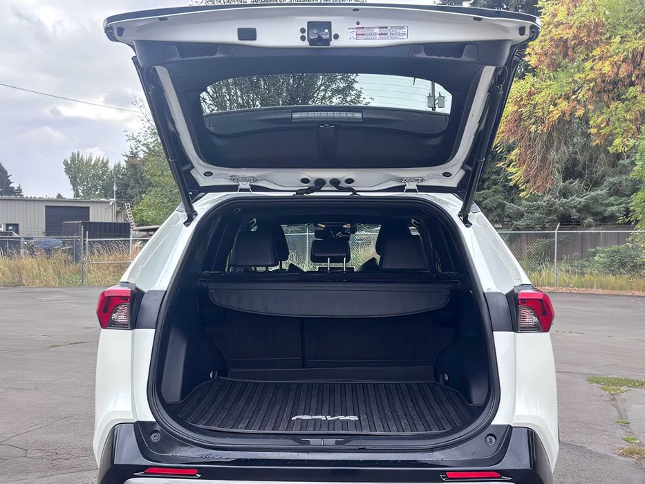 Toyota RAV4      2020