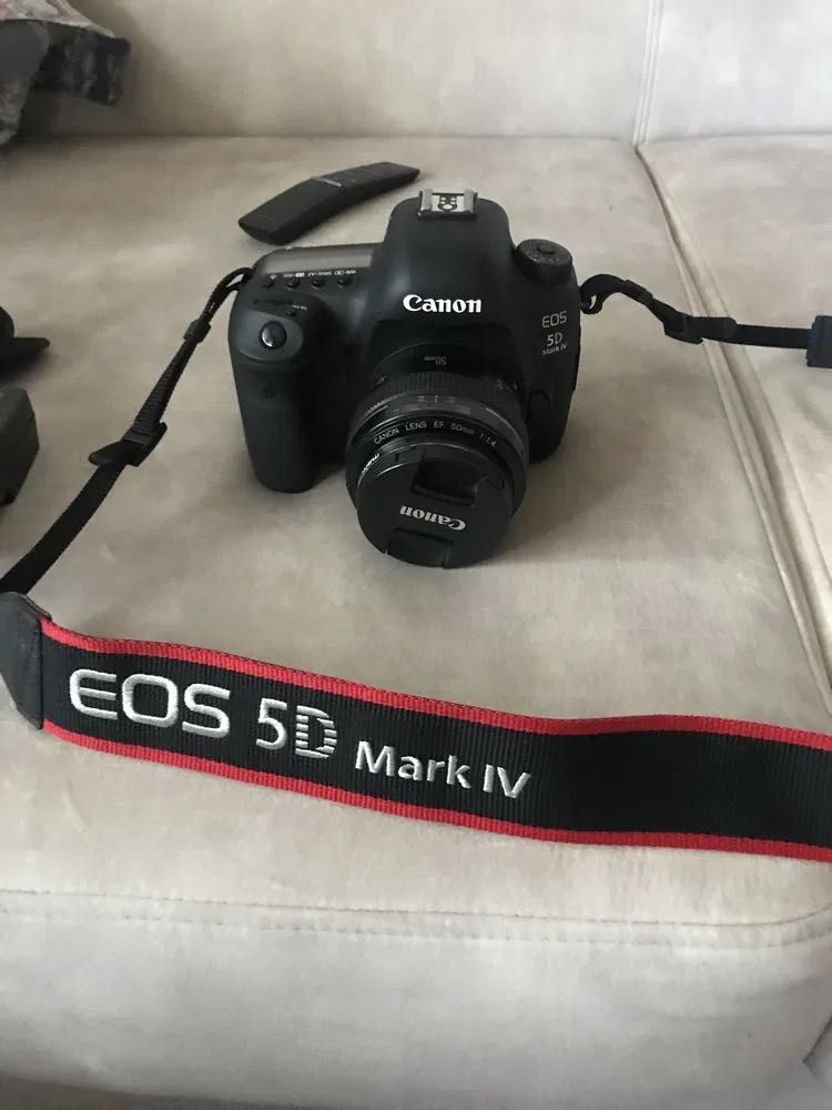 продам фотоаппарат Canon EOS 5 D mark IV Body.