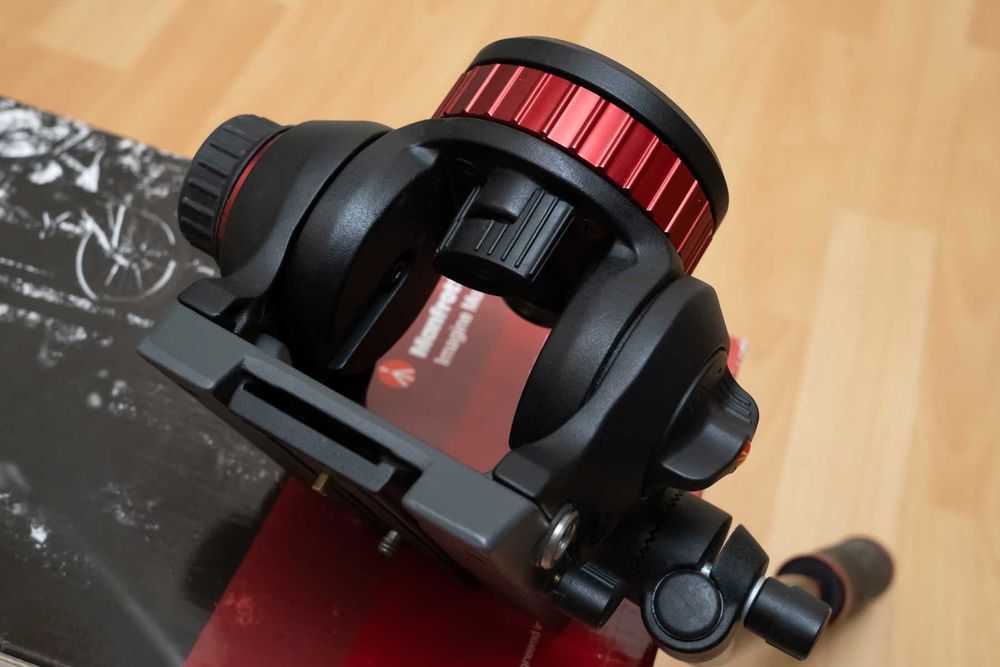 Głowica Manfrotto MVH502AH z płaską bazą