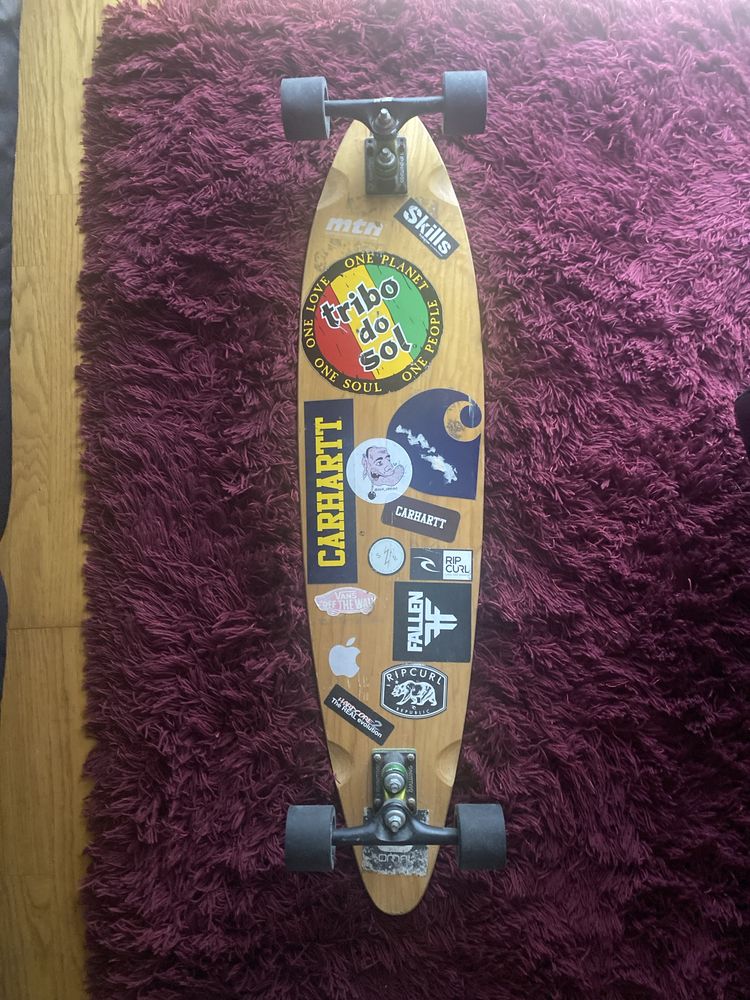 Skate longboard em madeira