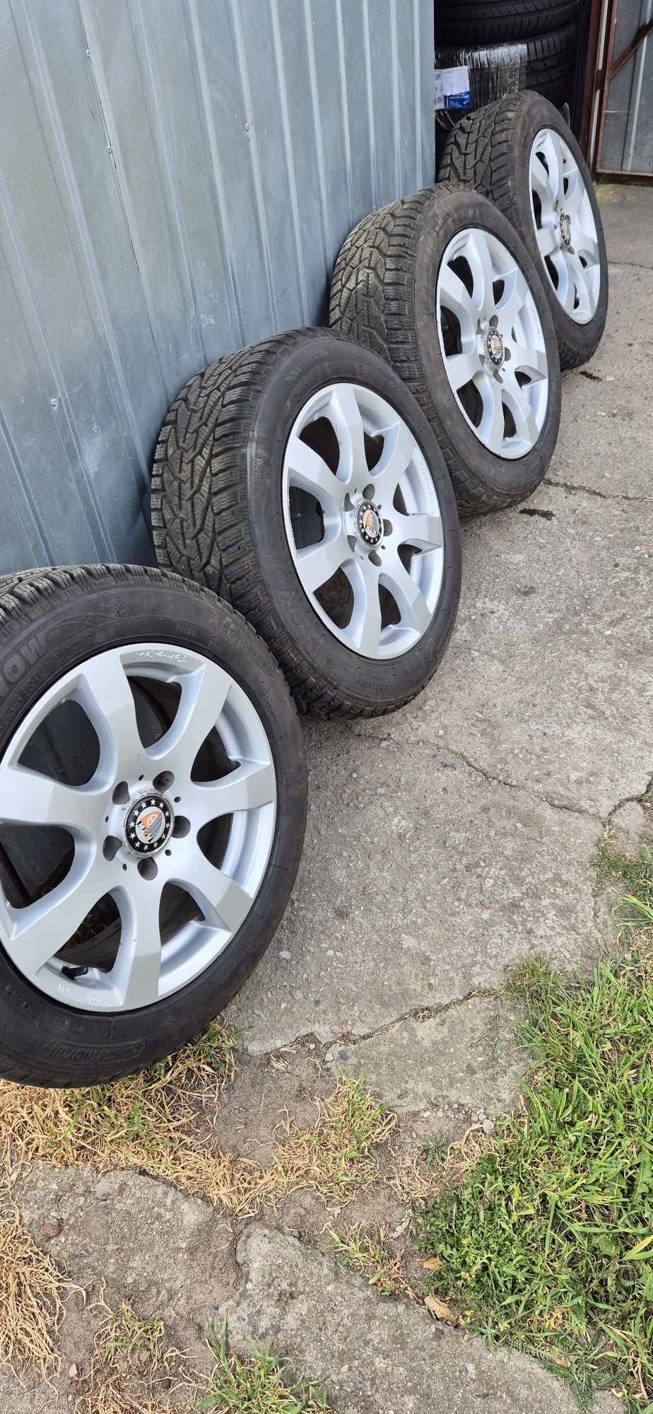 Alu felgi 16 5x112 audi vw  nowe opony zimowe 205/55 /16