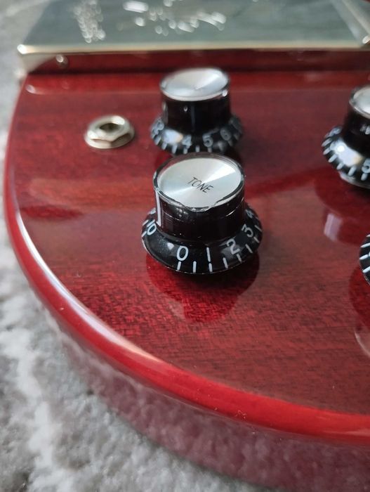 Epiphone SG z Maestro Vibrola