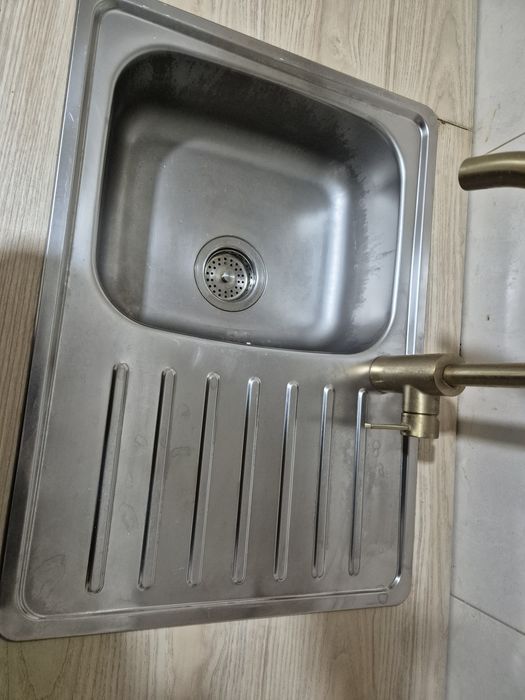 Armários de cozinha praticamente novos