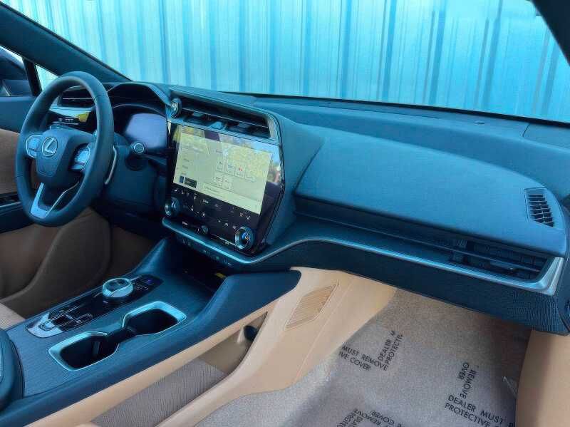 2023 Lexus RZ 450e Luxury