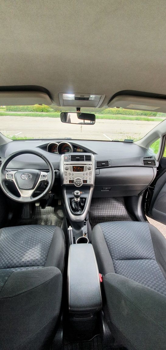 Toyota verso 1.8 147KM  2010