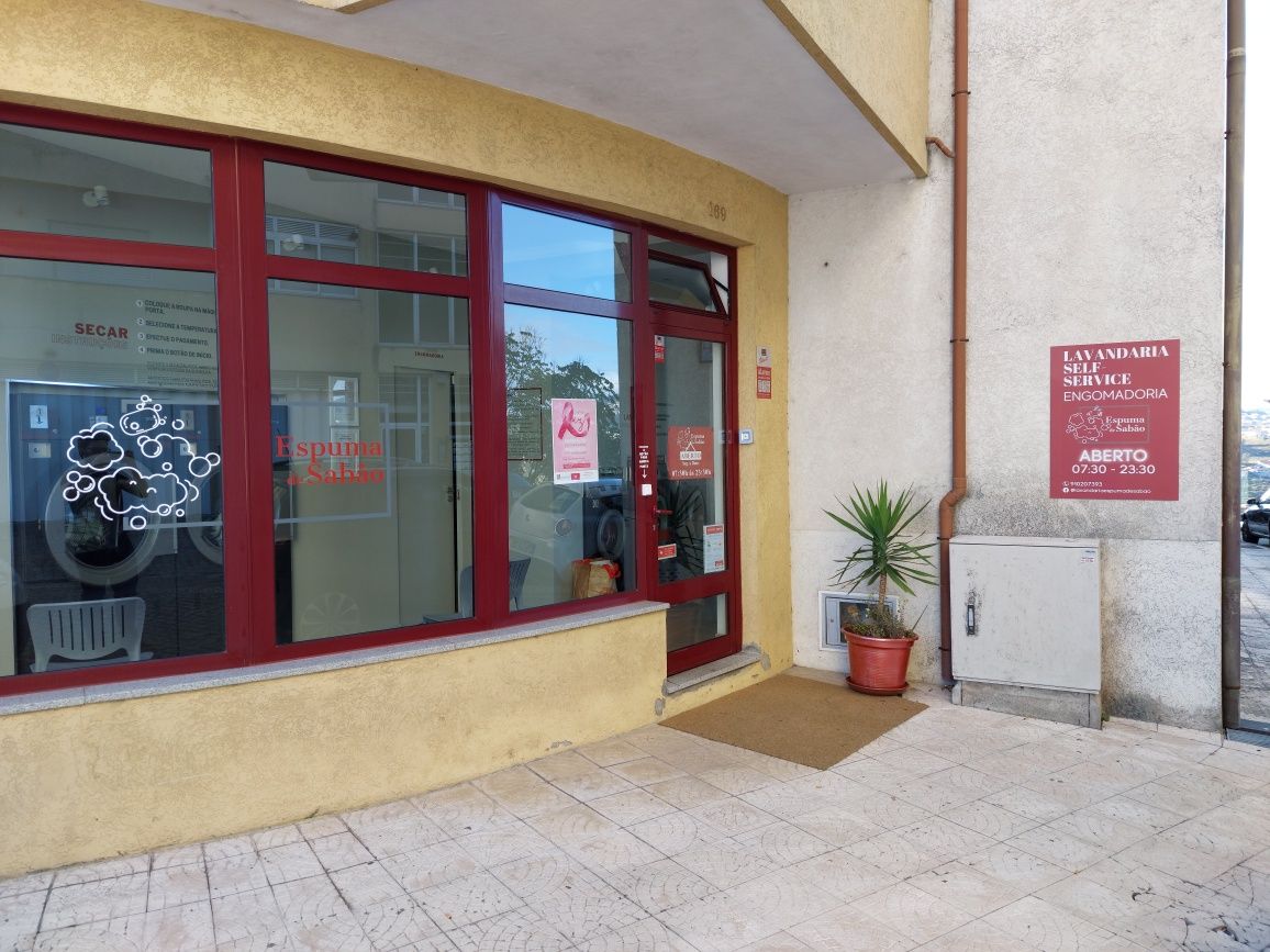 Trespasse Lavandaria Self-Service em funcionamento
