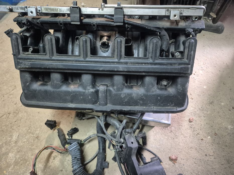 Kolektor ssący bmw e60 m54b30