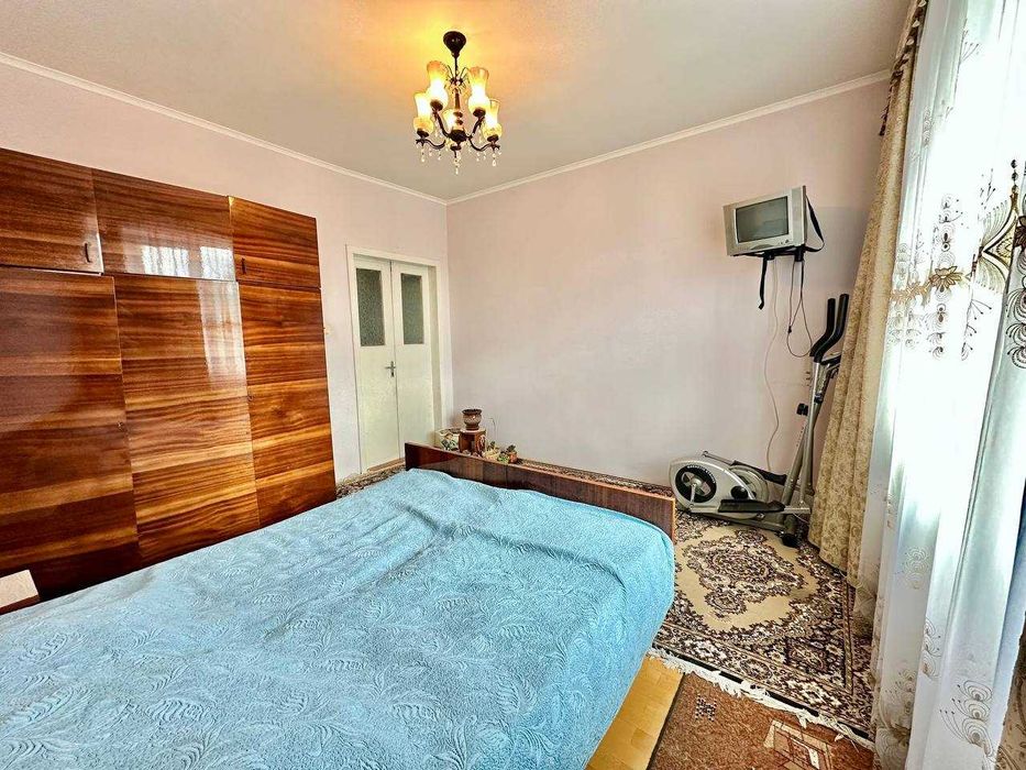 Продаж частини будинку з ділянкою у м.Дрогобич (вул. Довбуша)