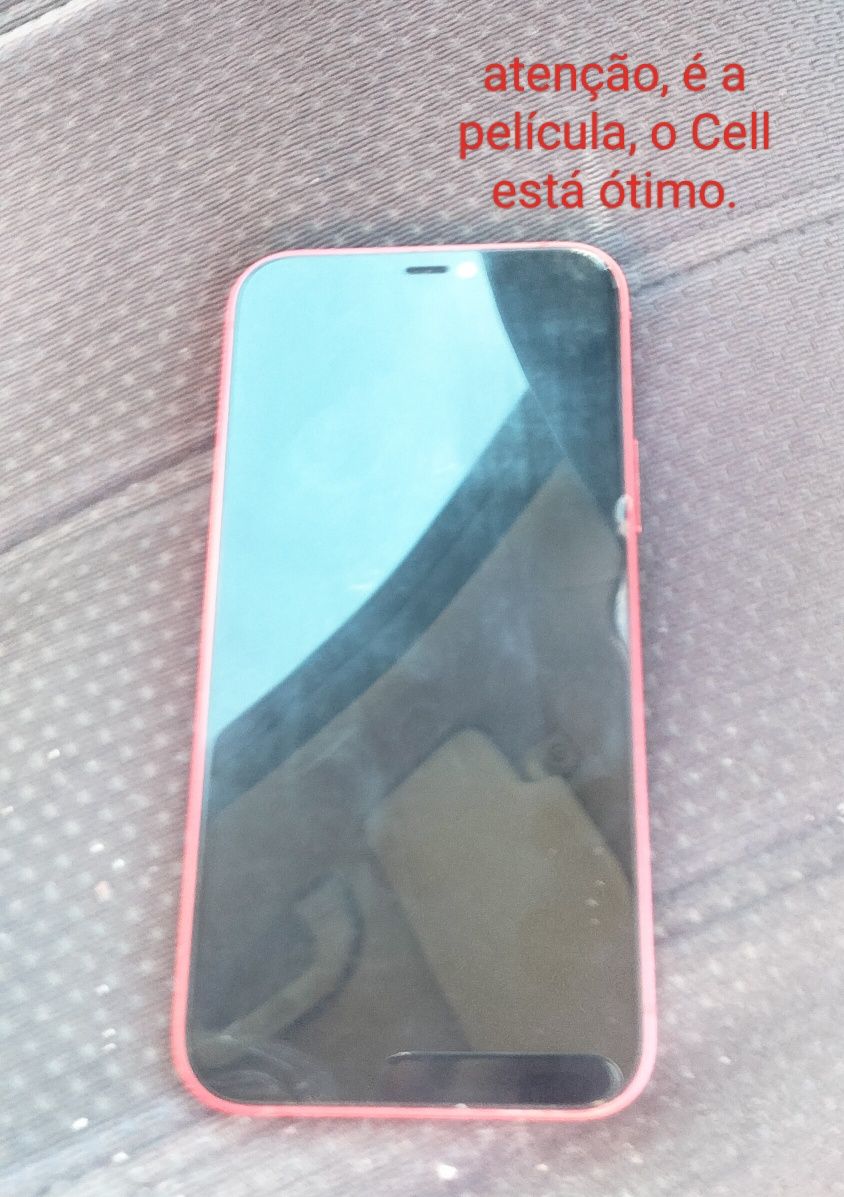 iPhone 12 vermelho