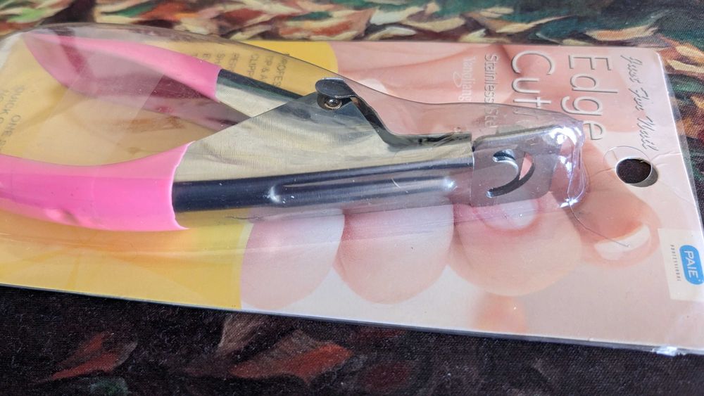 Corta unhas de gel / plastico Novo