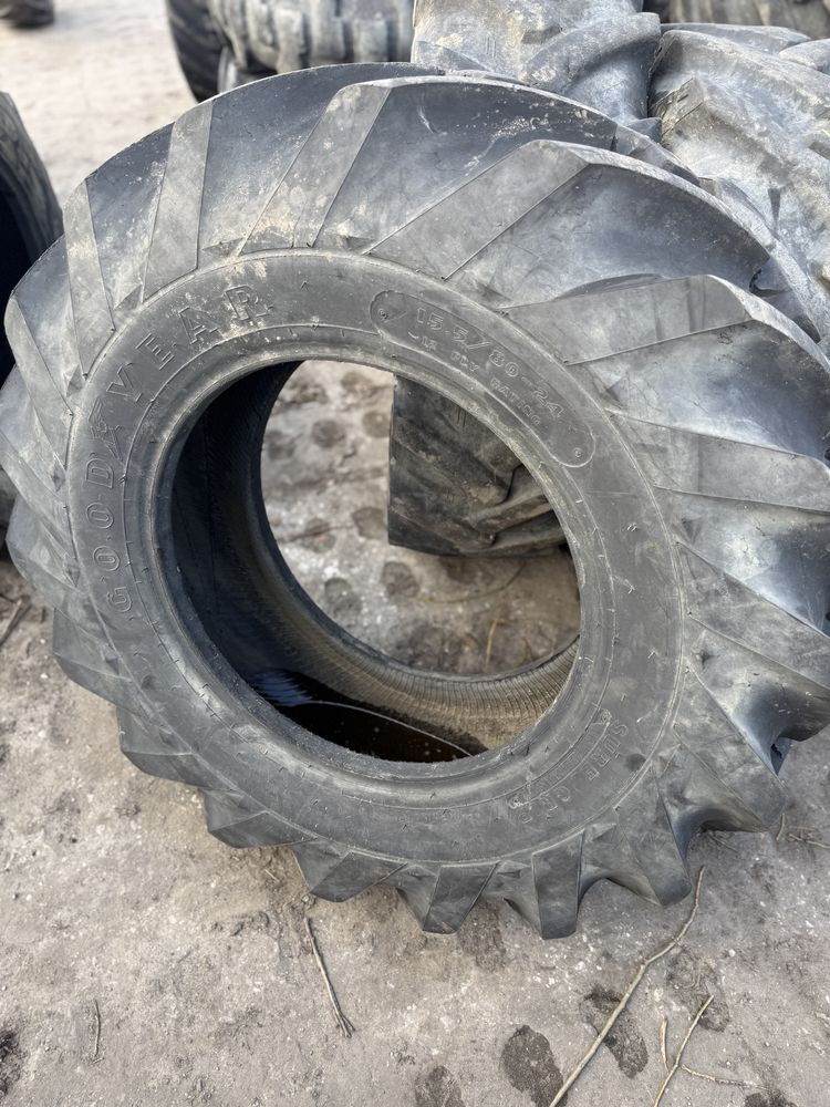Opona 15.5/80-24 . 400/80-24 Goodyear Super Grip implement Ładowarka