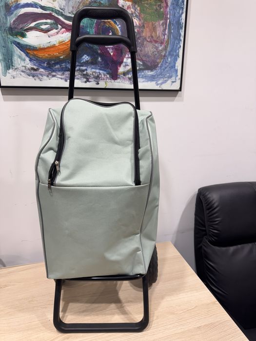 Wózek na kółjach na zakupy