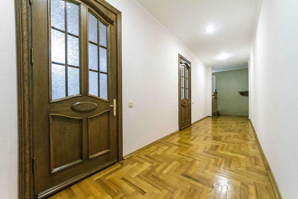 4к Жилянська 7, метро Олімпійська, Палац спорту